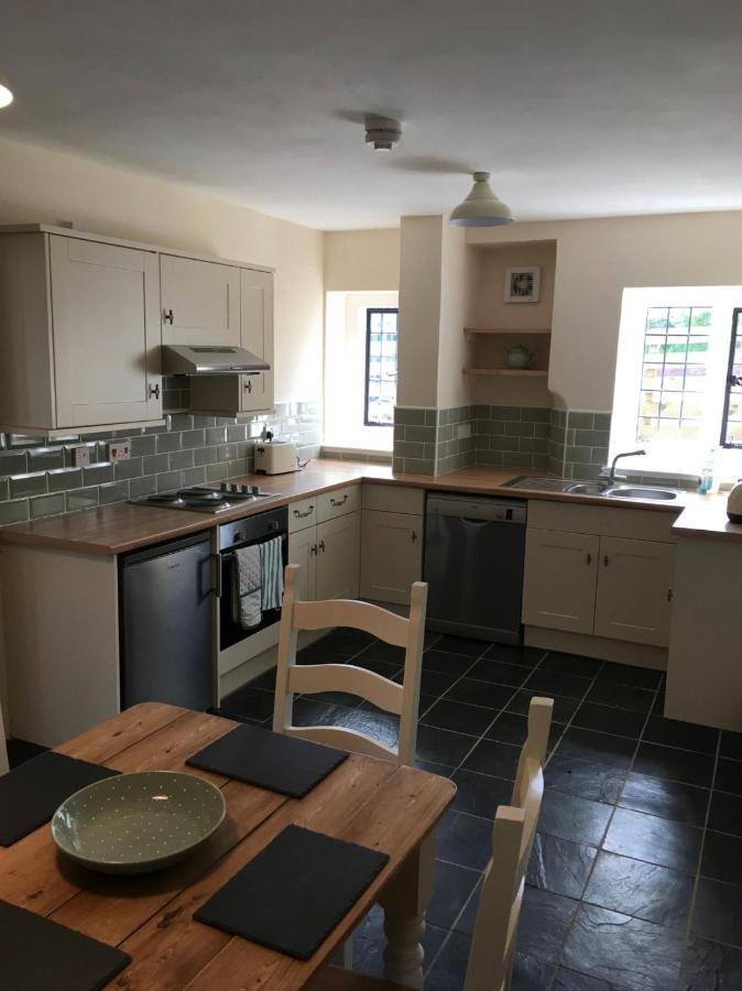 Cosy Arts & Crafts Cottage With Stunning Views Brecon Exterior foto